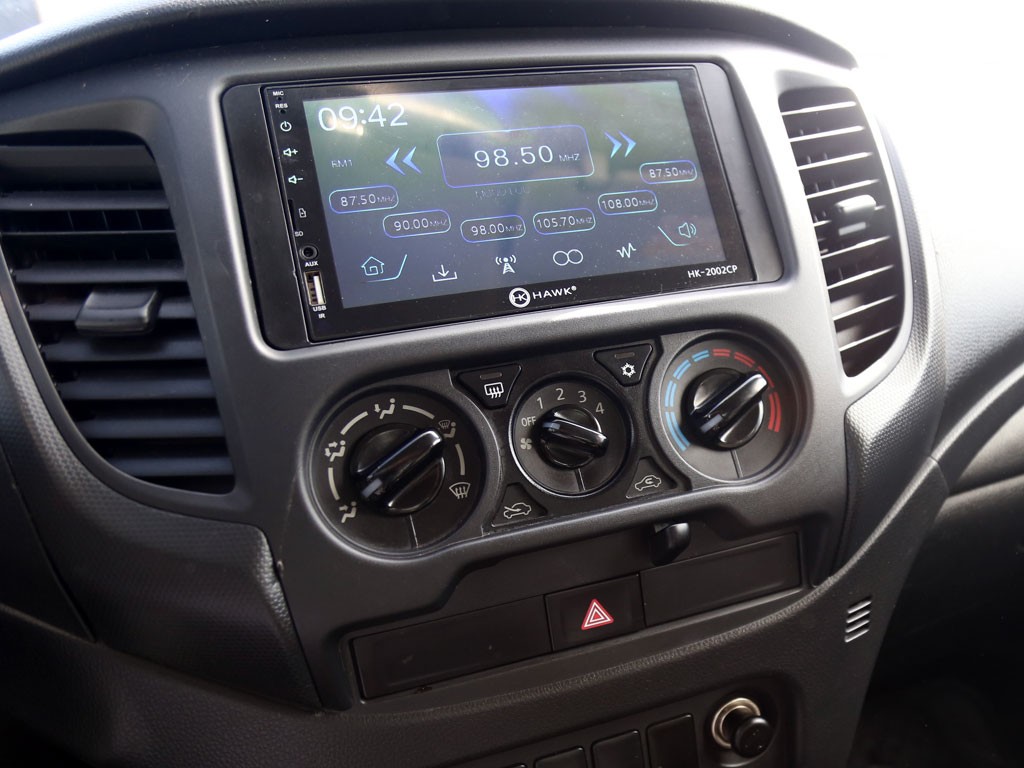 Mitsubishi L200 2.4 Katana Crt Diesel Dob. Cab. 4x4 Mt 4p año 2023
