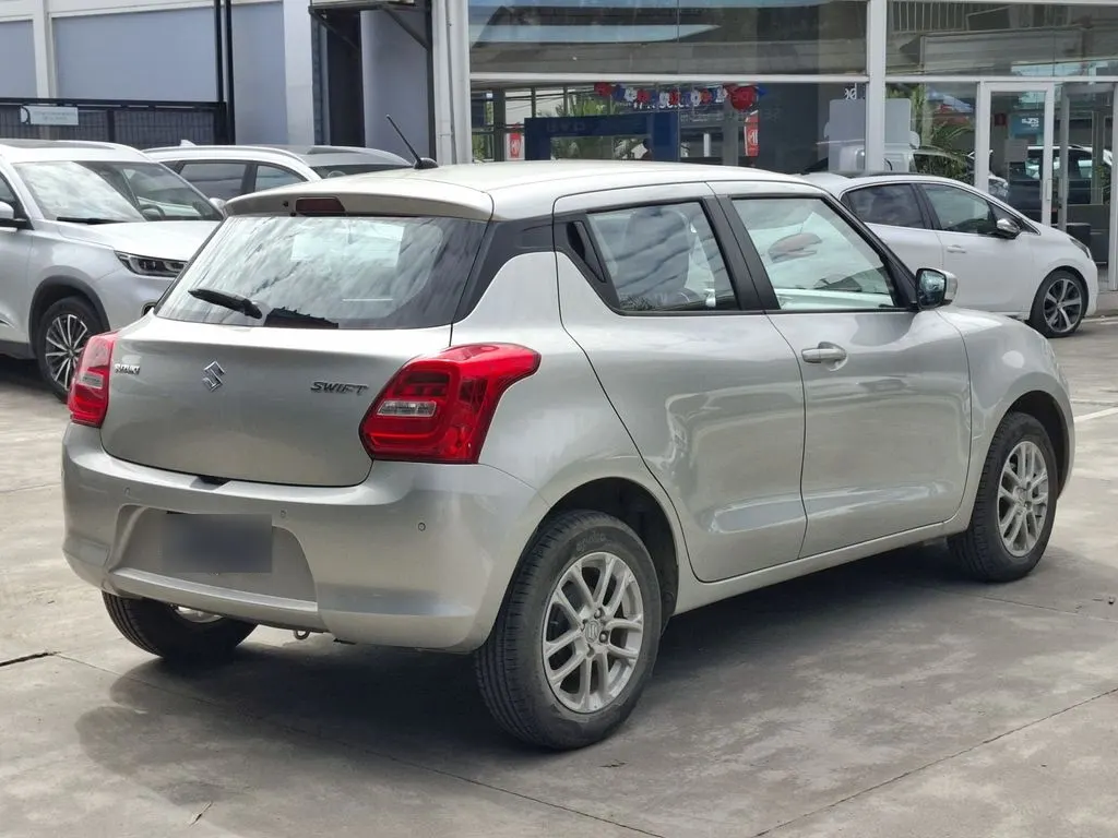 Suzuki Swift Gl 1.2 año 2025