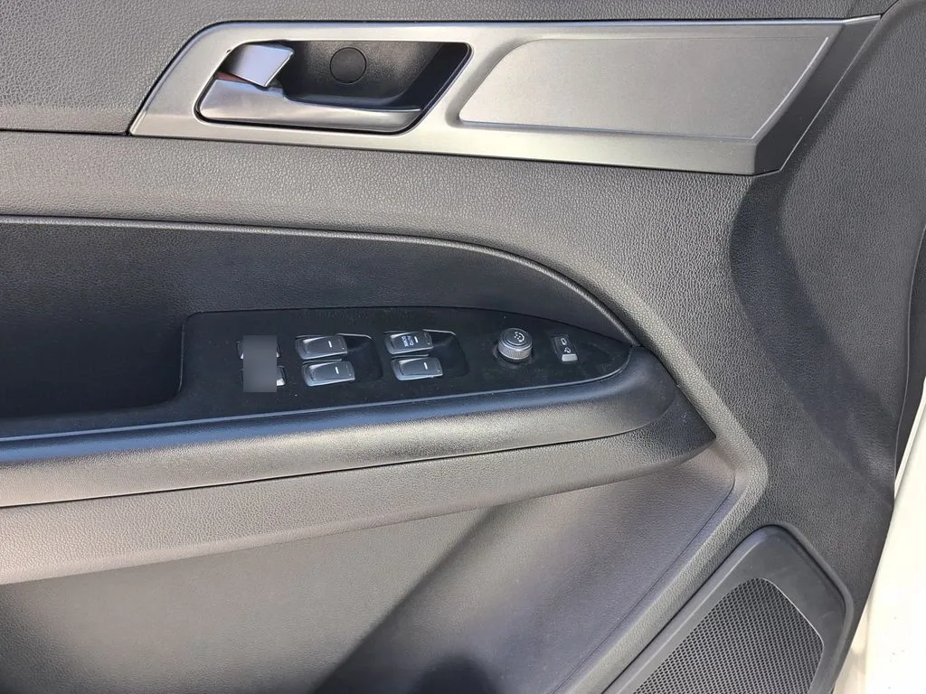 Ssangyong Grand Musso 2.2 Grand Lx Td Diesel 2wd Mt6 4p año 2023