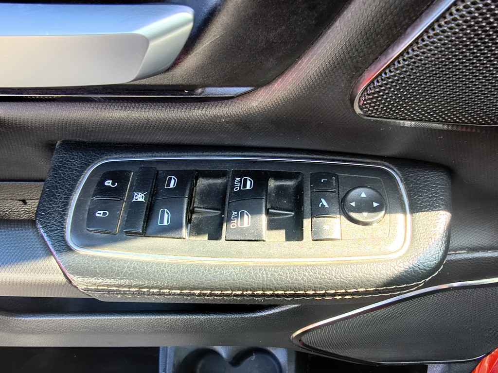 Ram 1500 5.7 Gasolina 4x4 T/a año 2024
