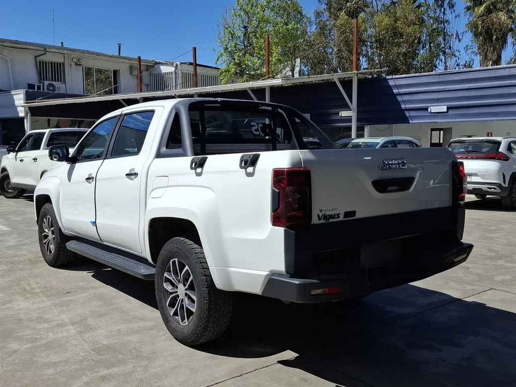 JMC Vigus 2.4 Plus Diesel 4x2 Mt 4p año 2022