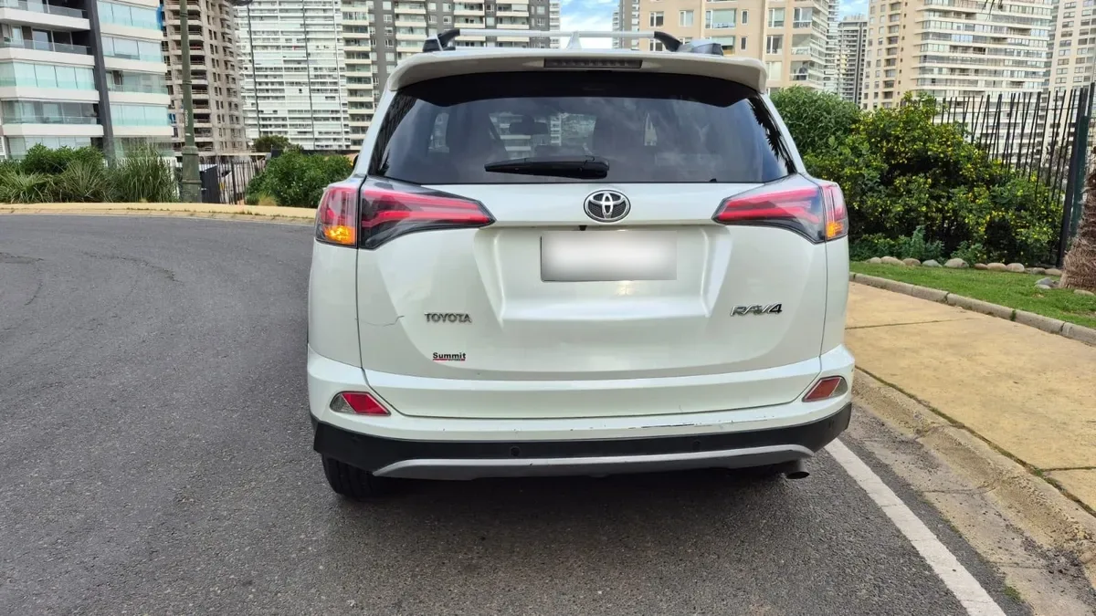 TOYOTA RAV4 2.0 Std 4x4 Mt 724ml3 año 2018