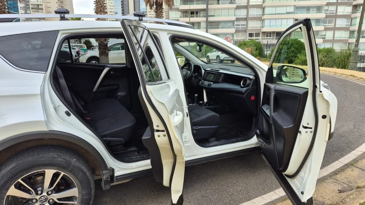 TOYOTA RAV4 2.0 Std 4x4 Mt 724ml3 año 2018