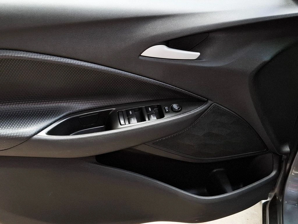 Chevrolet Onix Nb Lt 1.0t año 2022