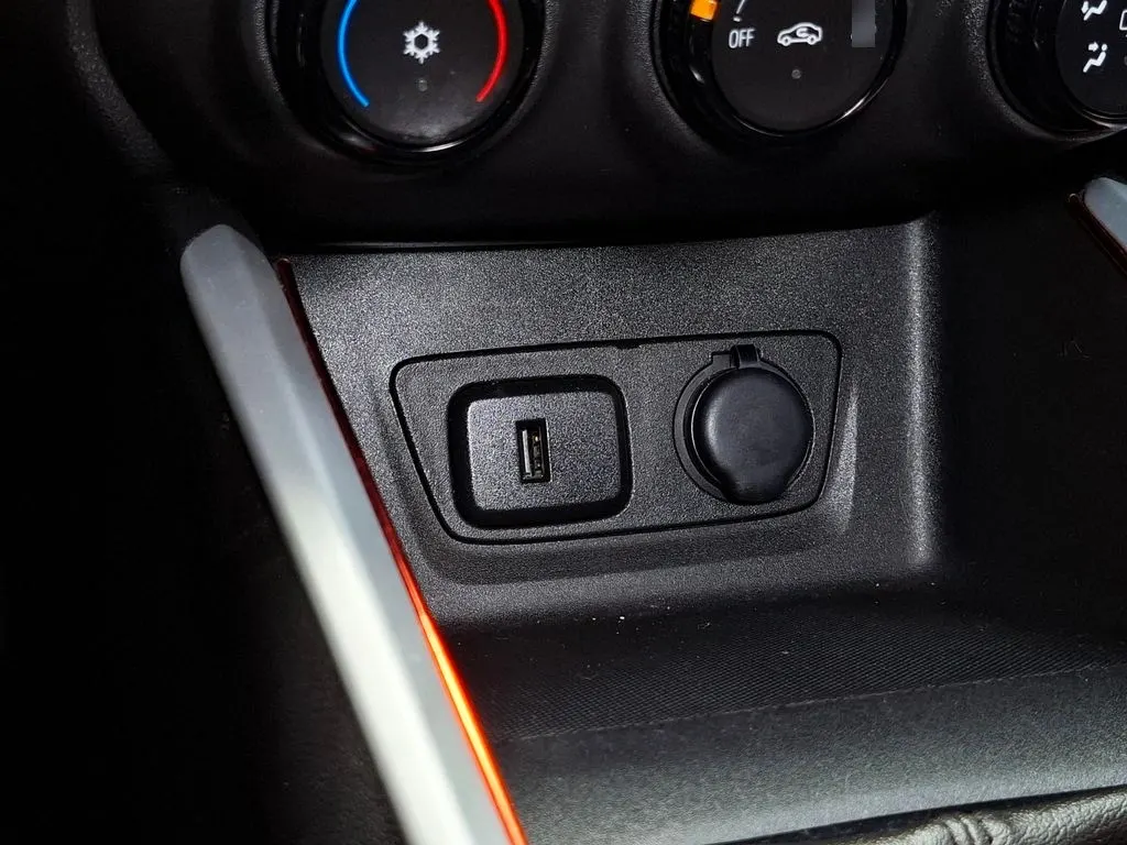 Chevrolet Onix Nb Lt 1.0t año 2022