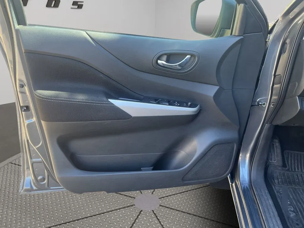 Nissan Navara Xe 4x4 2.3 Diesel Aut año 2023