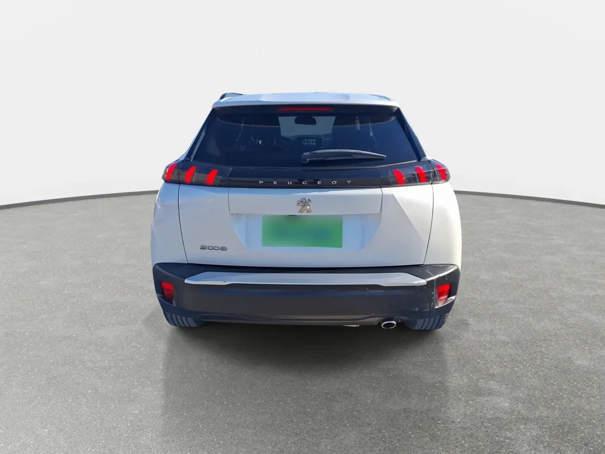 Peugeot 2008 1.5 Allure Bluehdi 130 4x2 At 5p año 2023