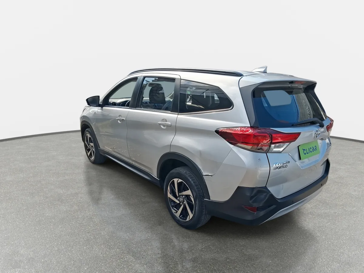 Toyota Rush 1.5 Xli 4x2 Mt 5p año 2022