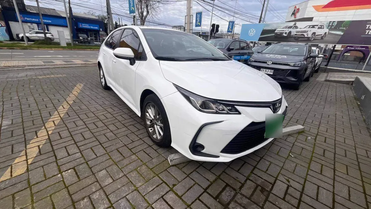 Toyota Corolla 1.6 Xli 4x2 Mt 4p año 2022