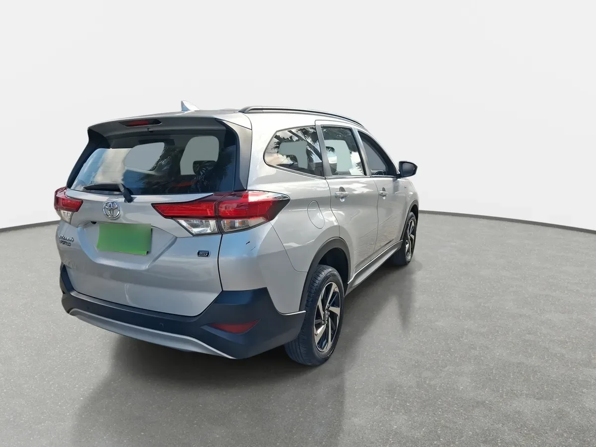 Toyota Rush 1.5 Xli 4x2 Mt 5p año 2022