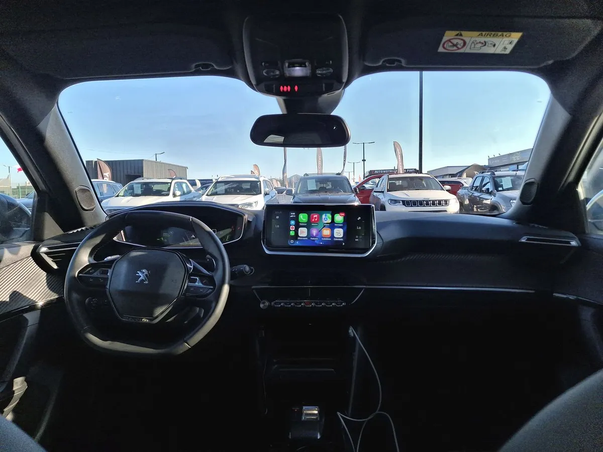 Peugeot 2008 1.5 Allure Bluehdi 130 4x2 At 5p año 2023