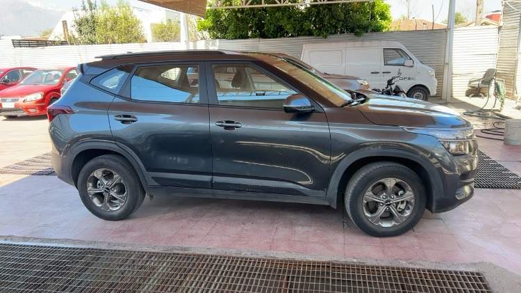 Kia Seltos 1.6 Ex 4x2 Ri 6at 5p año 2023