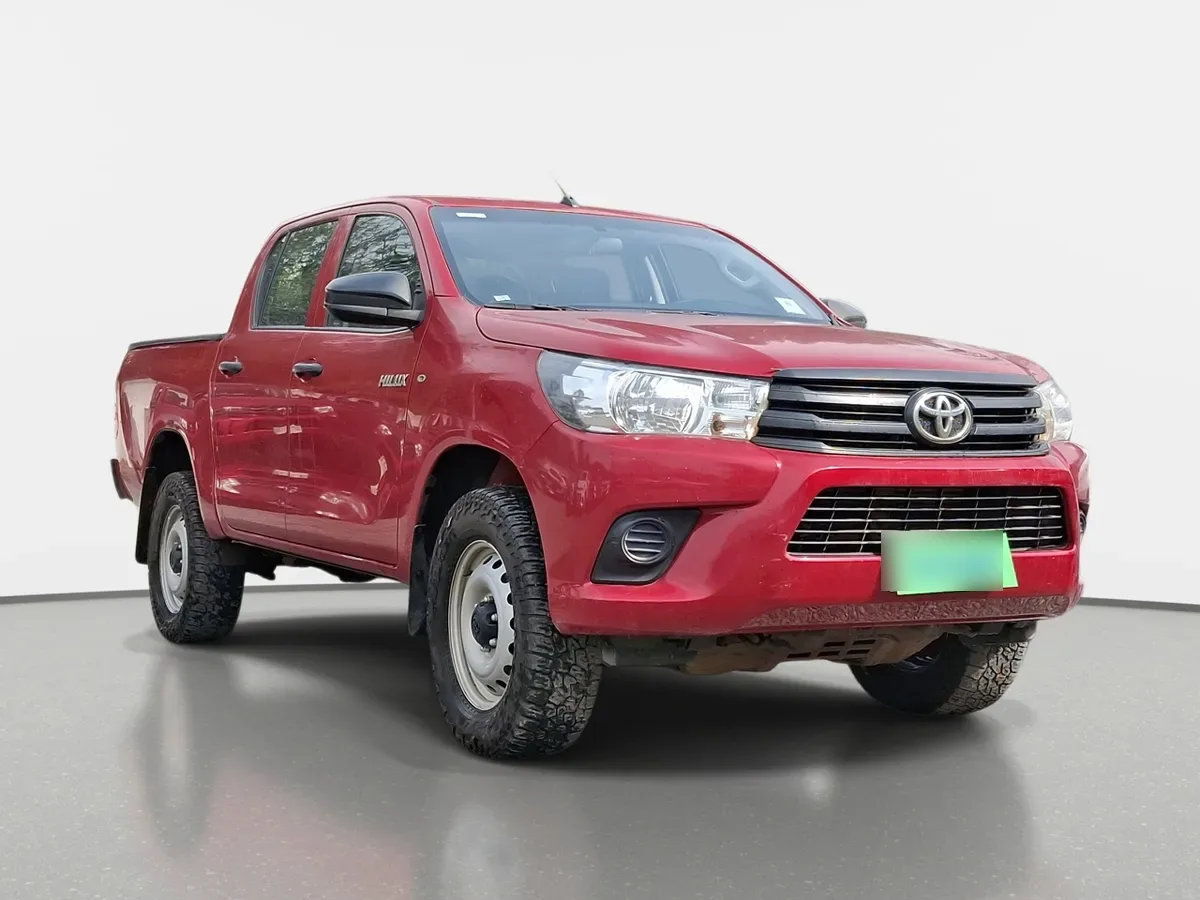 Toyota Hilux 2.4 Dx Diesel 4x2 Dob. Cab. Mt 4p año 2023