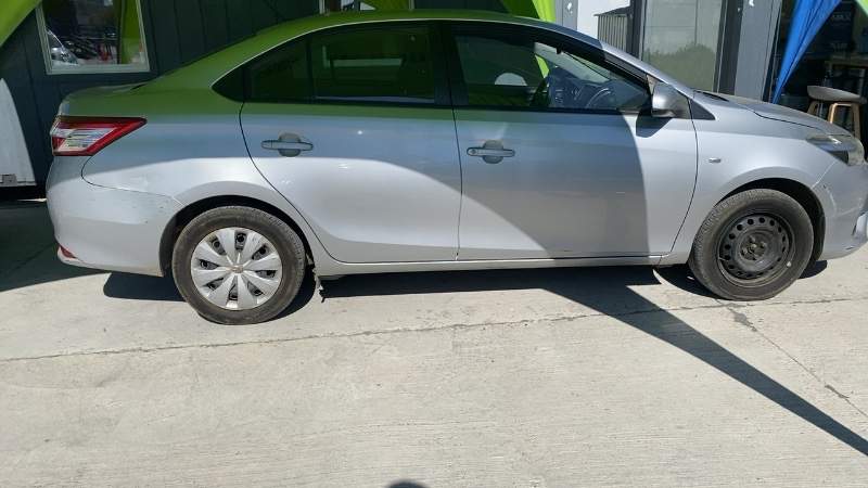 Toyota Yaris 1.5 Gli E 4x2 Mt 4p año 2017