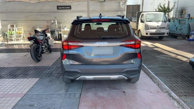 Kia Seltos 1.6 Ex 4x2 Ri 6at 5p año 2023