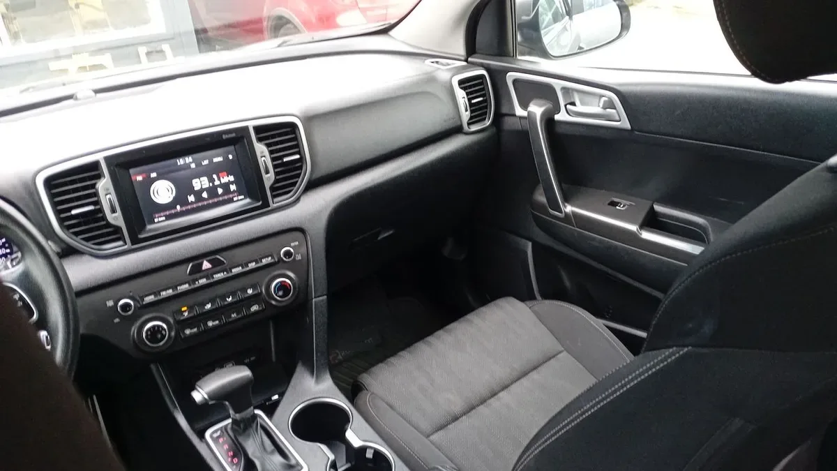 Kia Sportage 2.0 Lx 2wd Ac 6at 5p año 2018