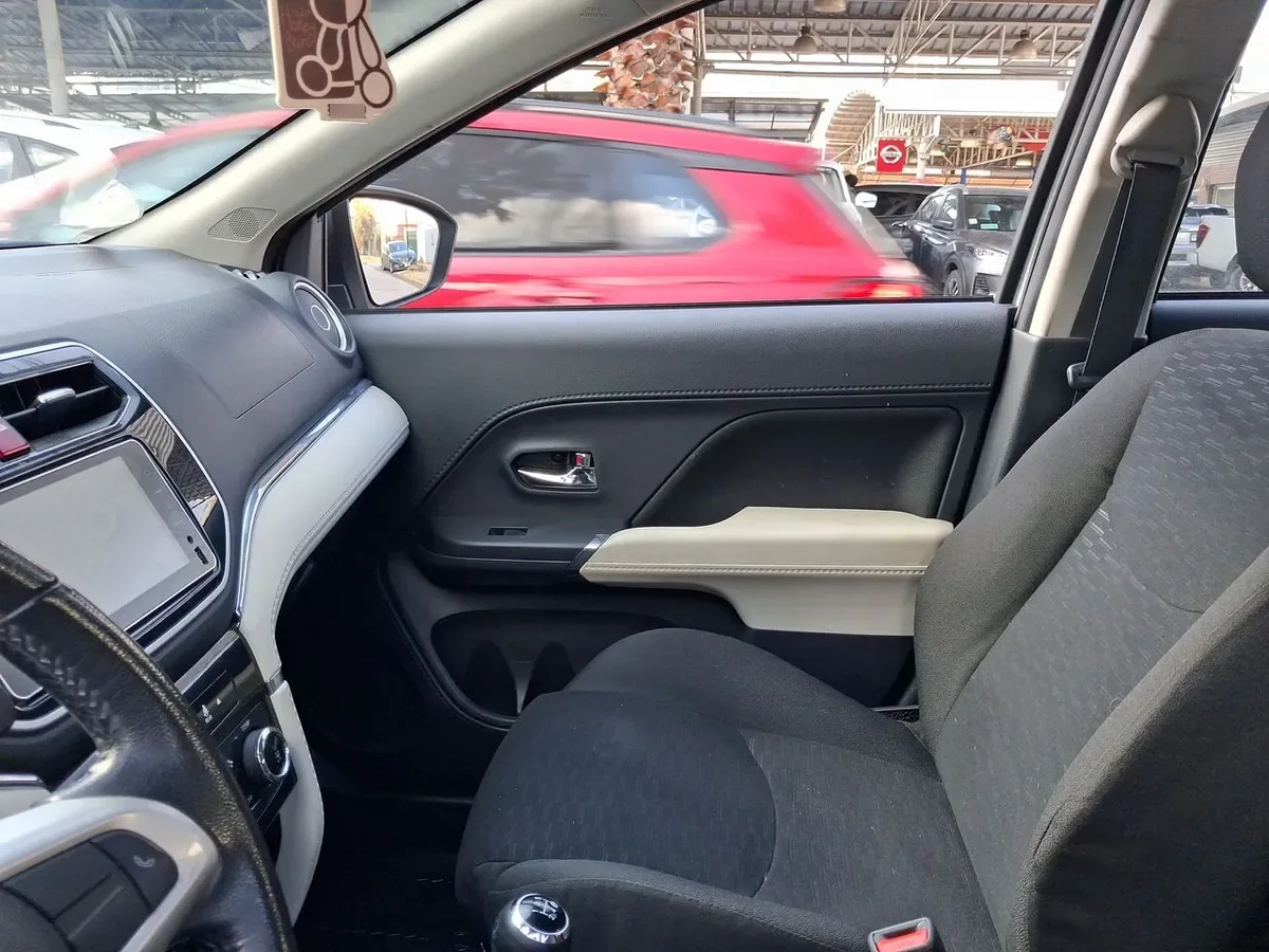 Toyota Rush 1.5 Xli 4x2 Mt 5p año 2022