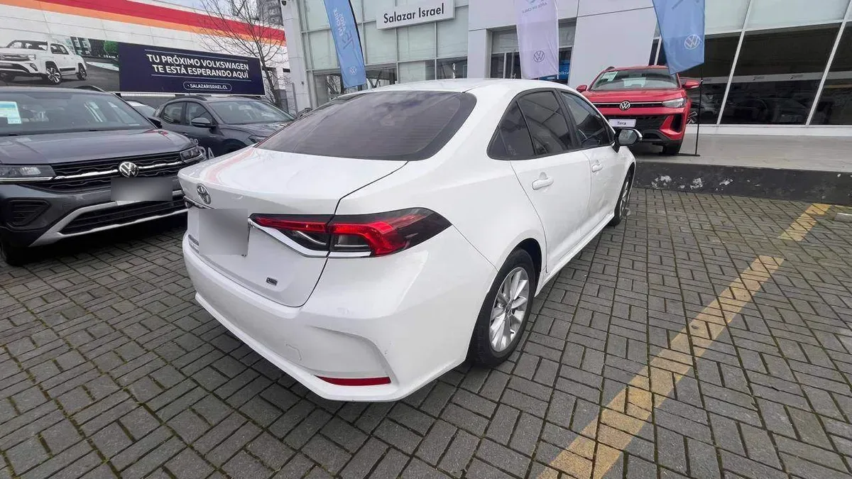 Toyota Corolla 1.6 Xli 4x2 Mt 4p año 2022