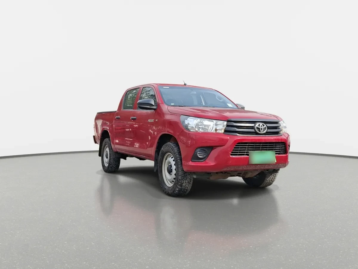Toyota Hilux 2.4 Dx Diesel 4x2 Dob. Cab. Mt 4p año 2023