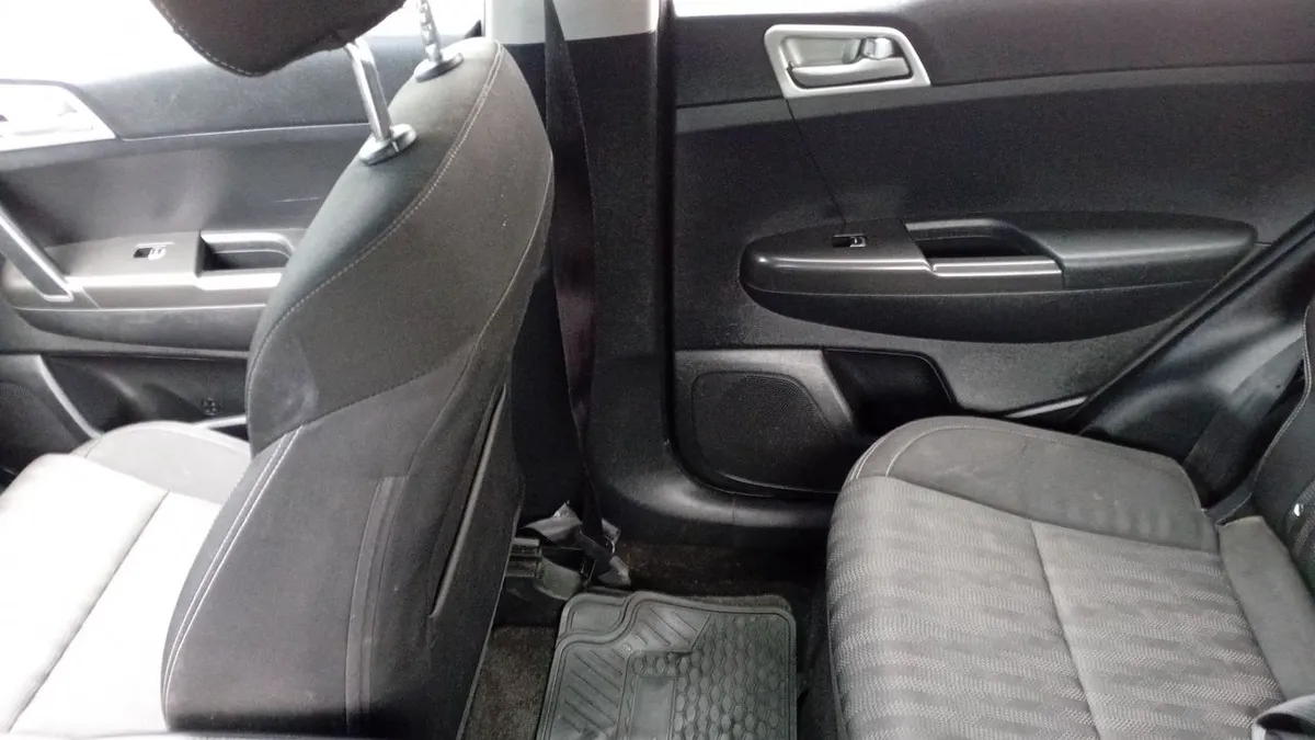 Kia Sportage 2.0 Lx 2wd Ac 6at 5p año 2018