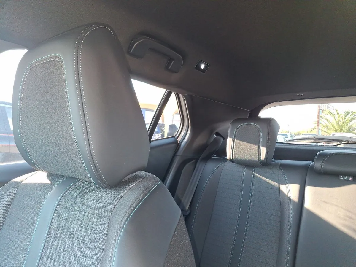 Peugeot 2008 1.5 Allure Bluehdi 130 4x2 At 5p año 2023