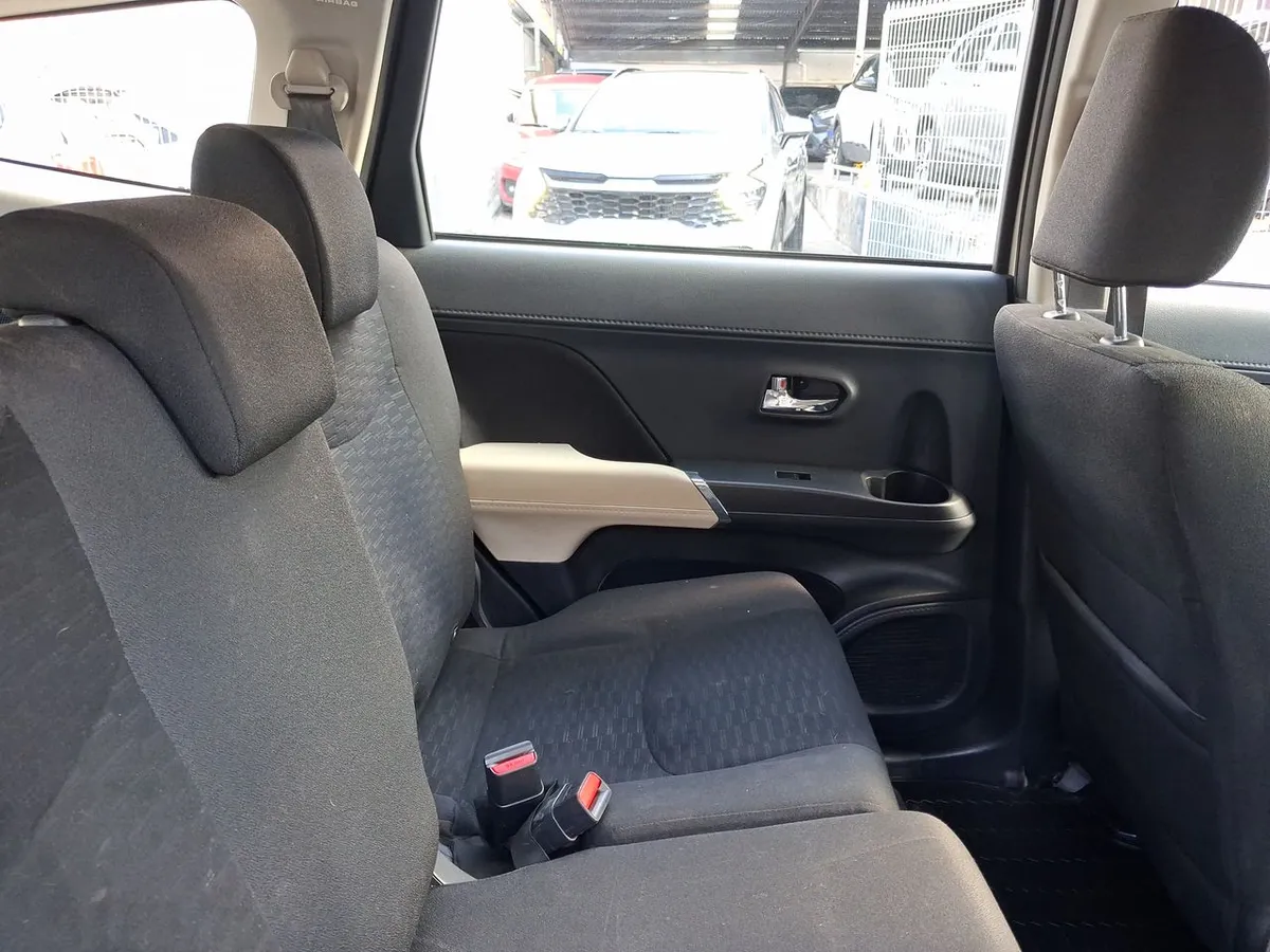 Toyota Rush 1.5 Xli 4x2 Mt 5p año 2022