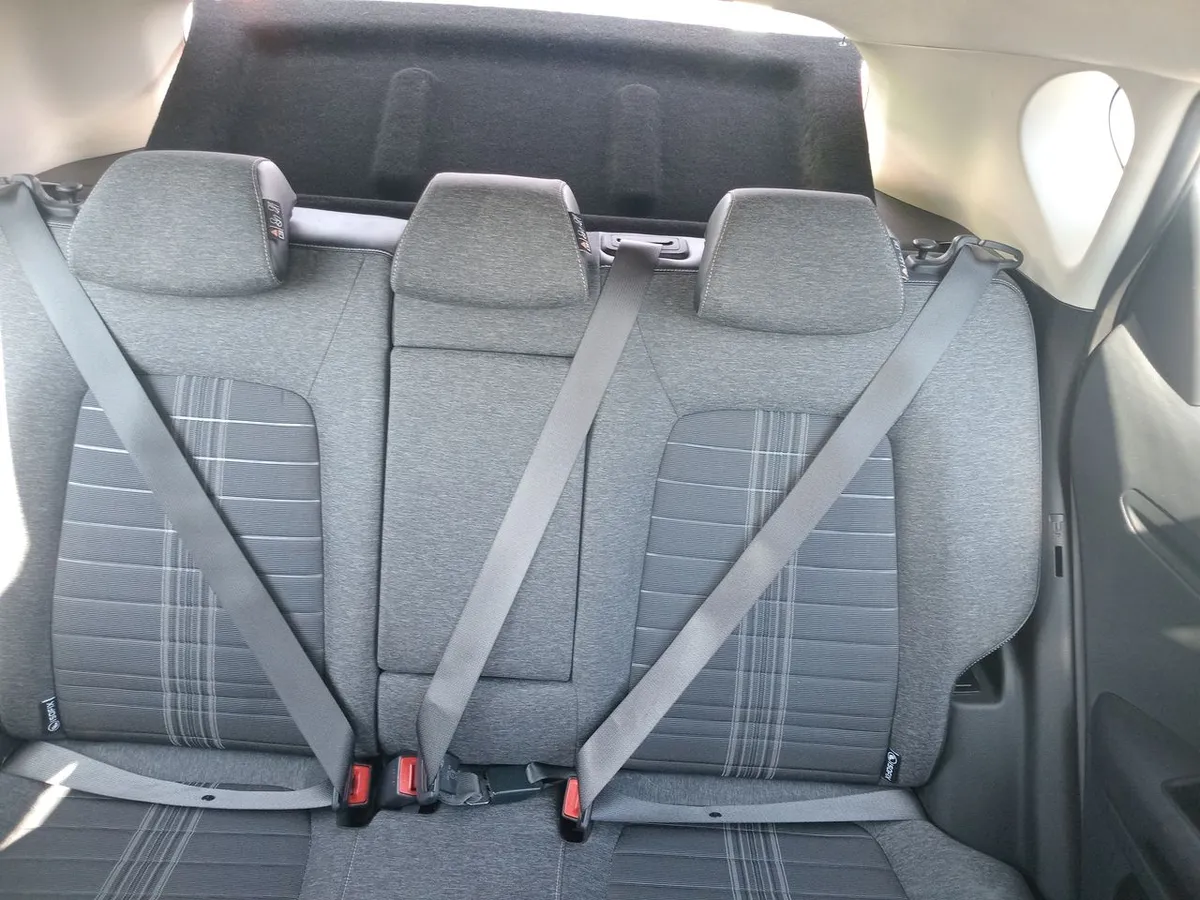 Kia Sonet 1.5 Ex 4x2 Ivt Ri At 5p año 2025