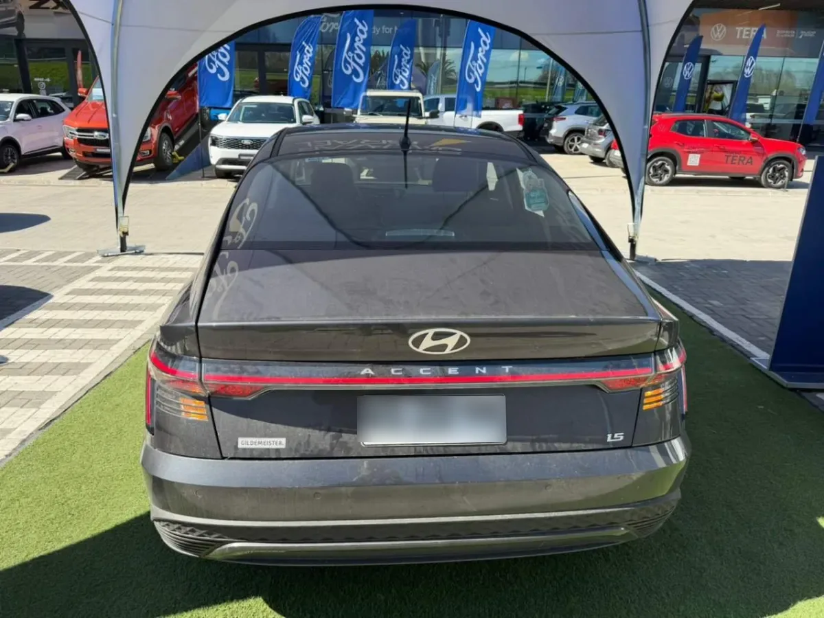 Hyundai Accent 1.5 Plus 4x2 At 4p año 2026