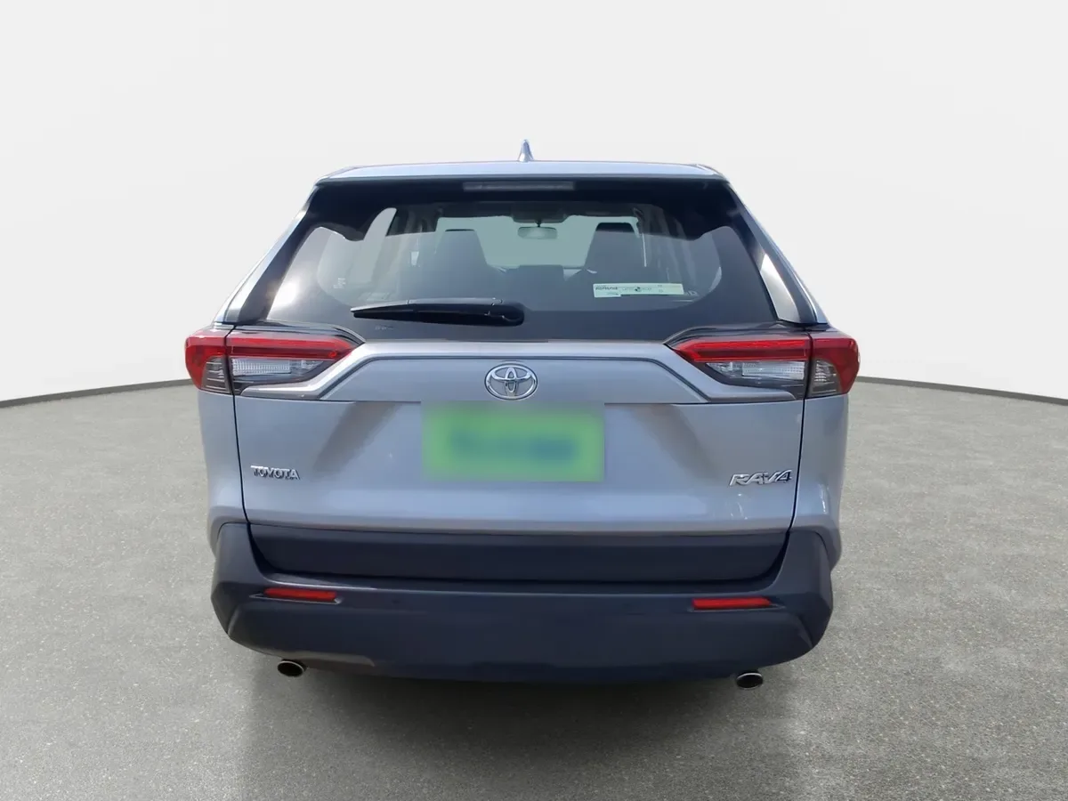 Toyota Rav 4 2.0 Le 4x2 Mt 5p año 2022