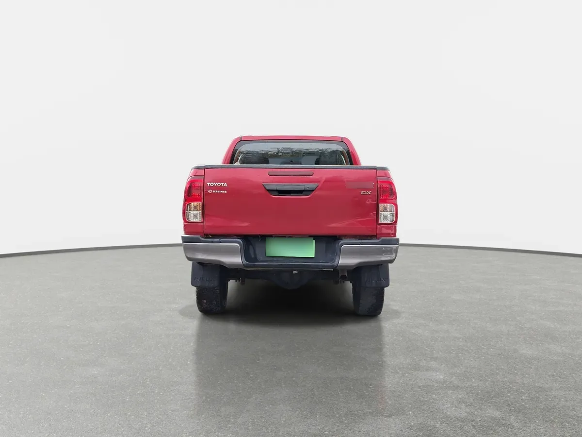 Toyota Hilux 2.4 Dx Diesel 4x2 Dob. Cab. Mt 4p año 2023