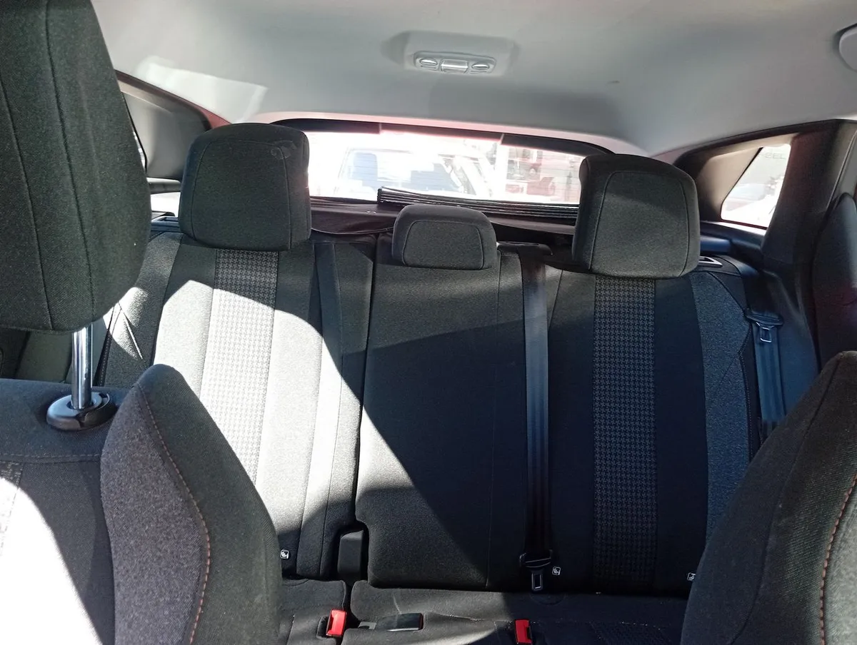 Peugeot 3008 1.5 Active Pack Bluehdi 4x2 130 Mt6 5p año 2022