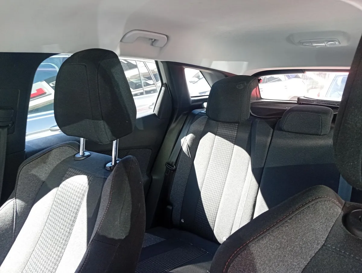 Peugeot 3008 1.5 Active Pack Bluehdi 4x2 130 Mt6 5p año 2022
