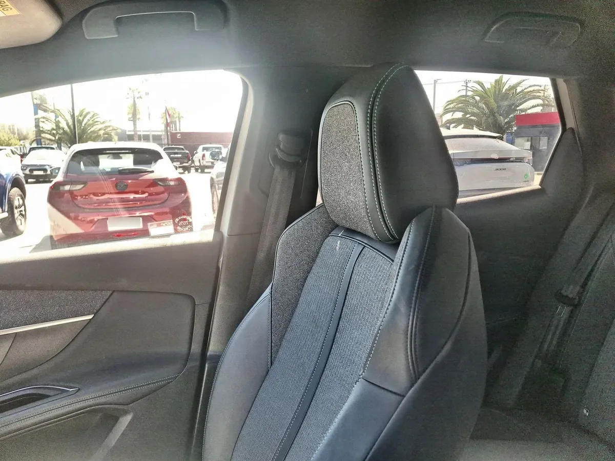 Peugeot 3008 1.6 Allure Pack Thp 165 4x2 Eat6 5p año 2024