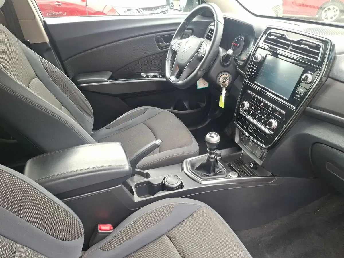 Ssangyong Tivoli 1.6 Tv1010 4x2 Mt 5p año 2020