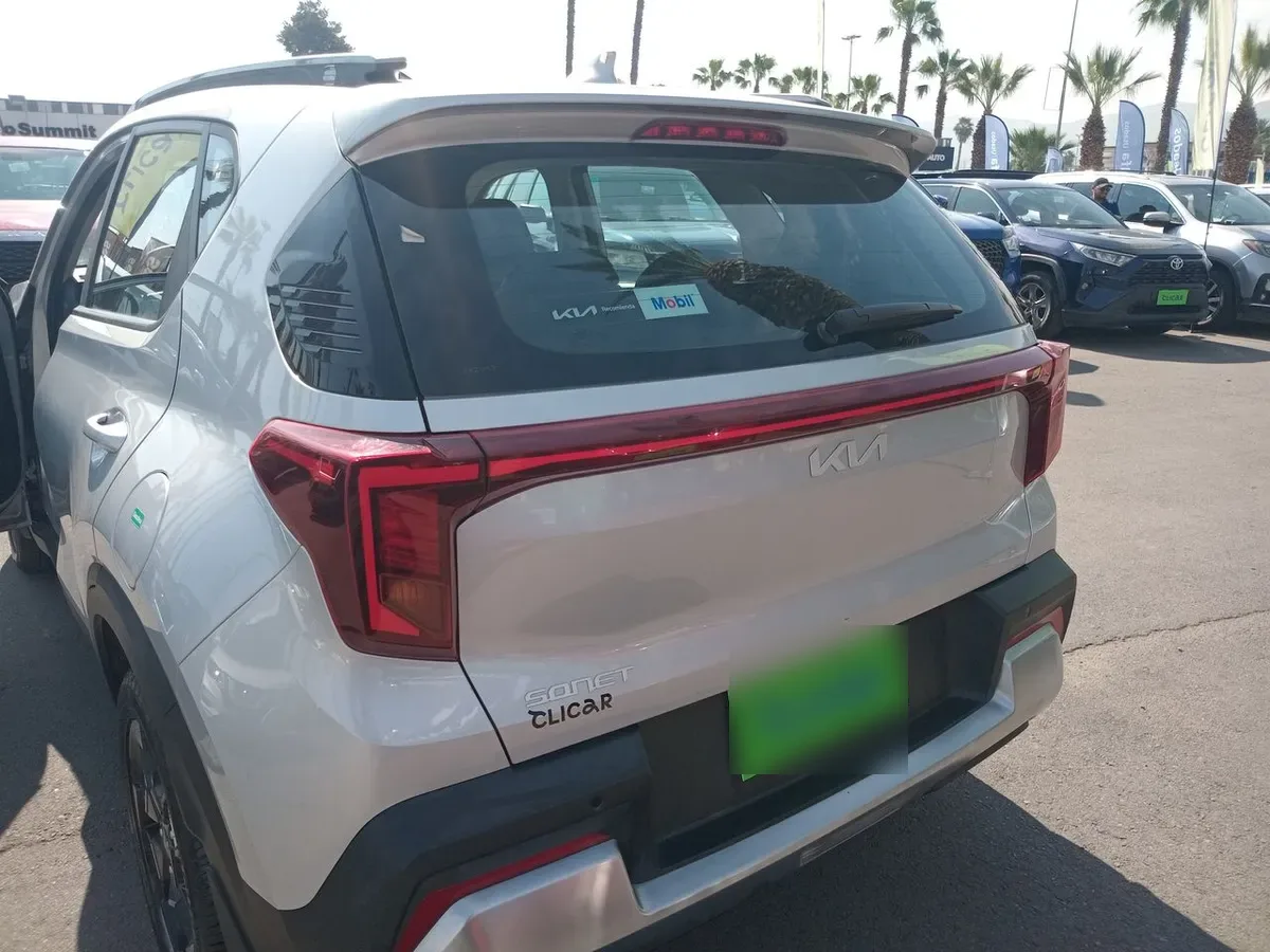 Kia Sonet 1.5 Ex 4x2 Ivt Ri At 5p año 2025