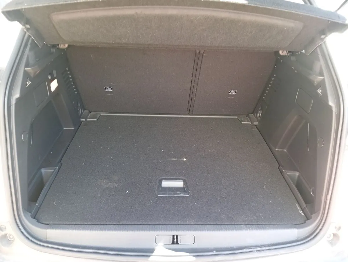 Peugeot 3008 1.5 Active Pack Bluehdi 4x2 130 Mt6 5p año 2022