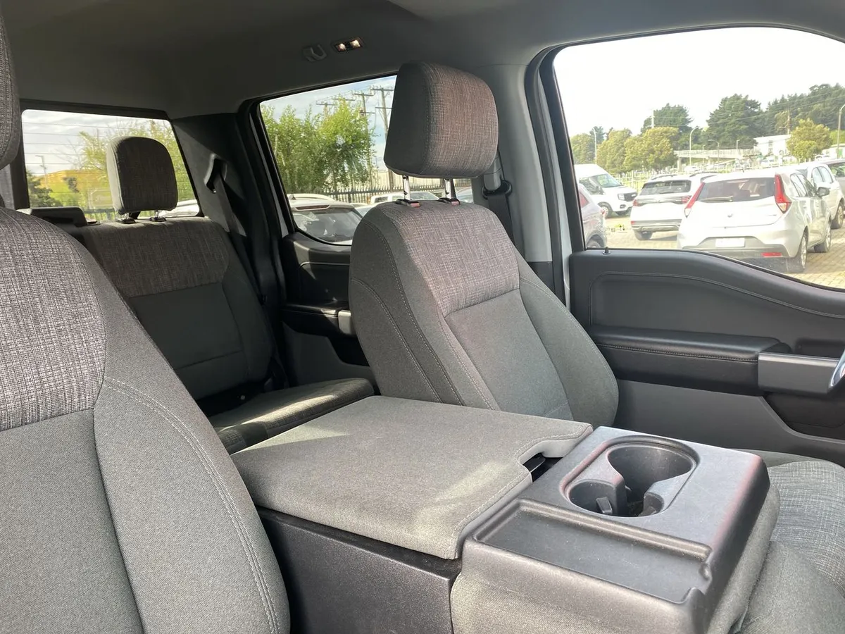 Ford F-150 5.0 Xlt Cc Dob. Cab. 4x4 At 4p año 2024
