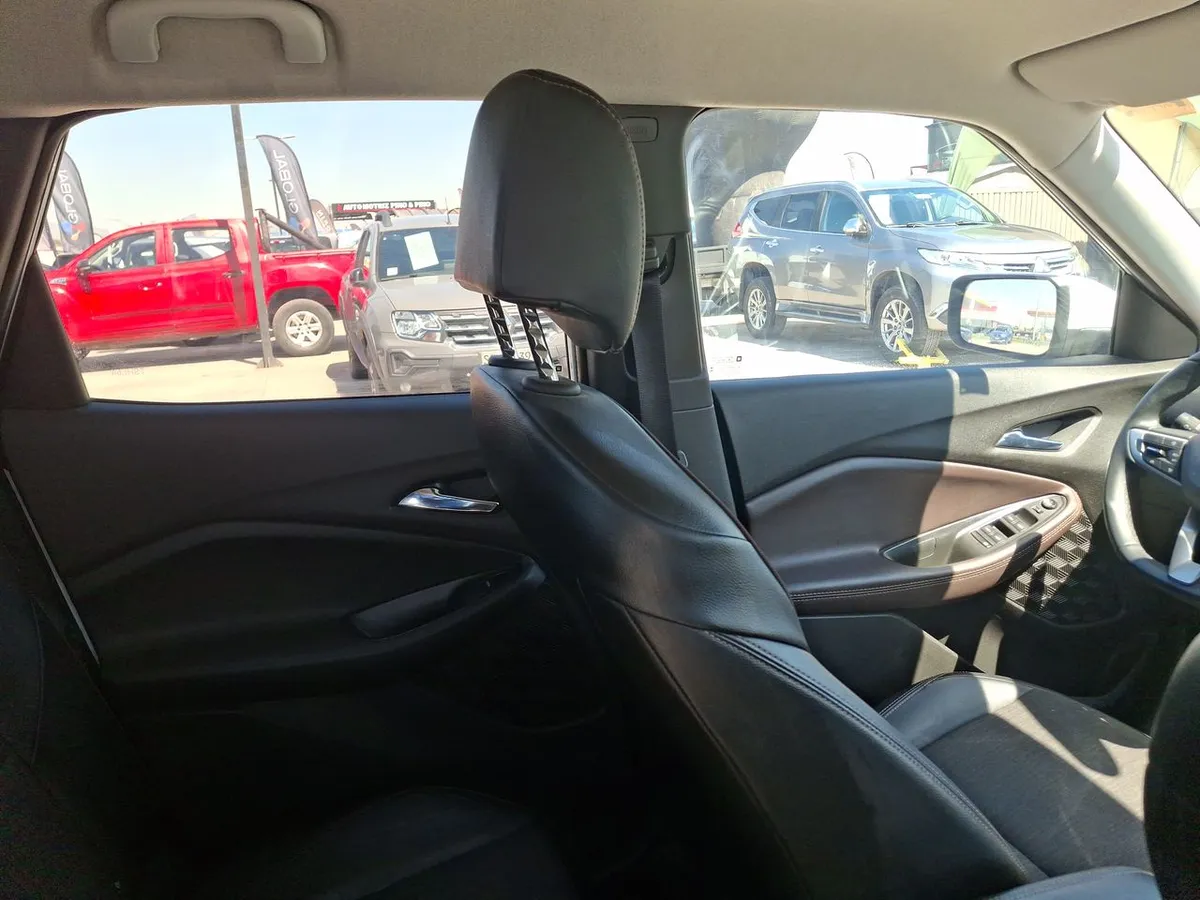 Chevrolet Montana 1.2t Ltz S 4x2 At 4p año 2024