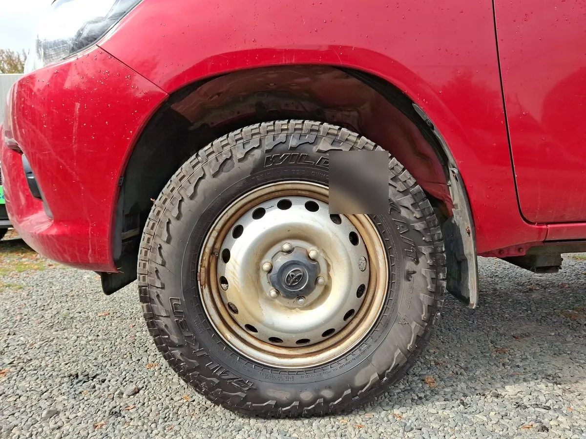 Toyota Hilux 2.4 Dx Diesel 4x2 Dob. Cab. Mt 4p año 2023