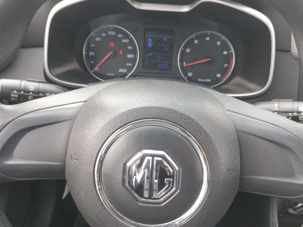 MG Mg Zs 1.5 Std 4x2 At 5p año 2021