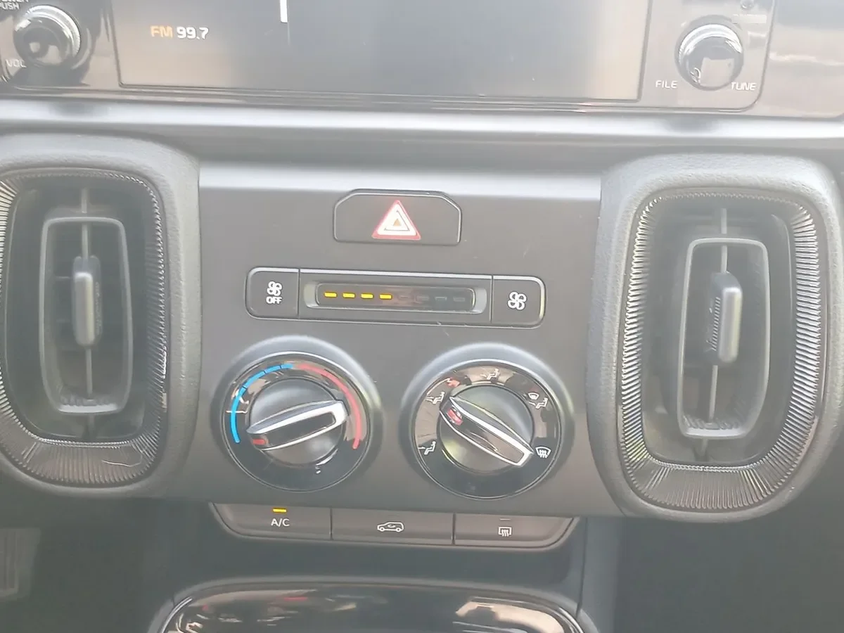 Kia Sonet 1.5 Ex 4x2 Ivt Ri At 5p año 2025