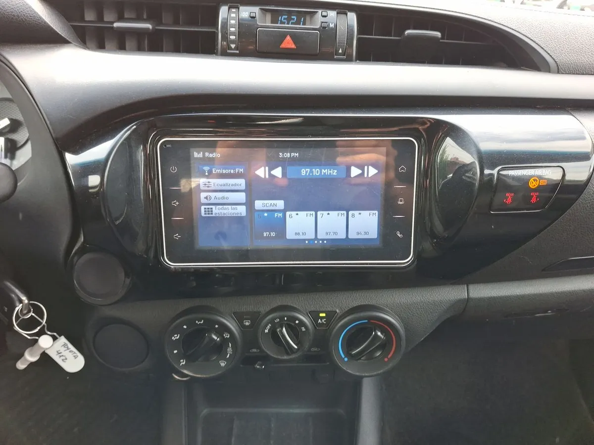 Toyota Hilux 2.4 Dx Diesel 4x2 Dob. Cab. Mt 4p año 2023