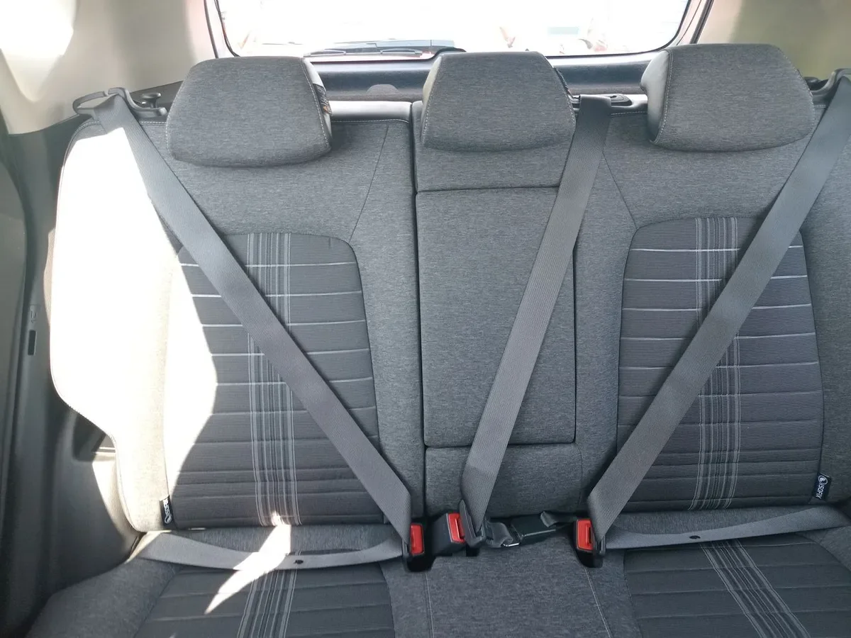 Kia Sonet 1.5 Ex 4x2 Ivt Ri At 5p año 2025