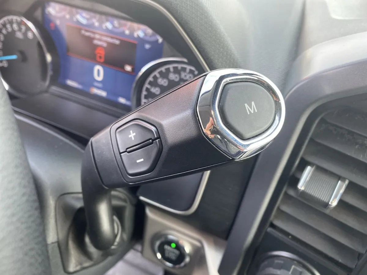 Ford F-150 5.0 Xlt Cc Dob. Cab. 4x4 At 4p año 2024