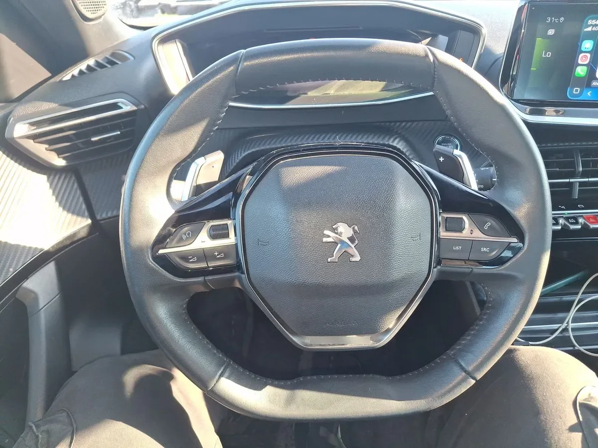 Peugeot 2008 1.5 Allure Bluehdi 130 4x2 At 5p año 2023