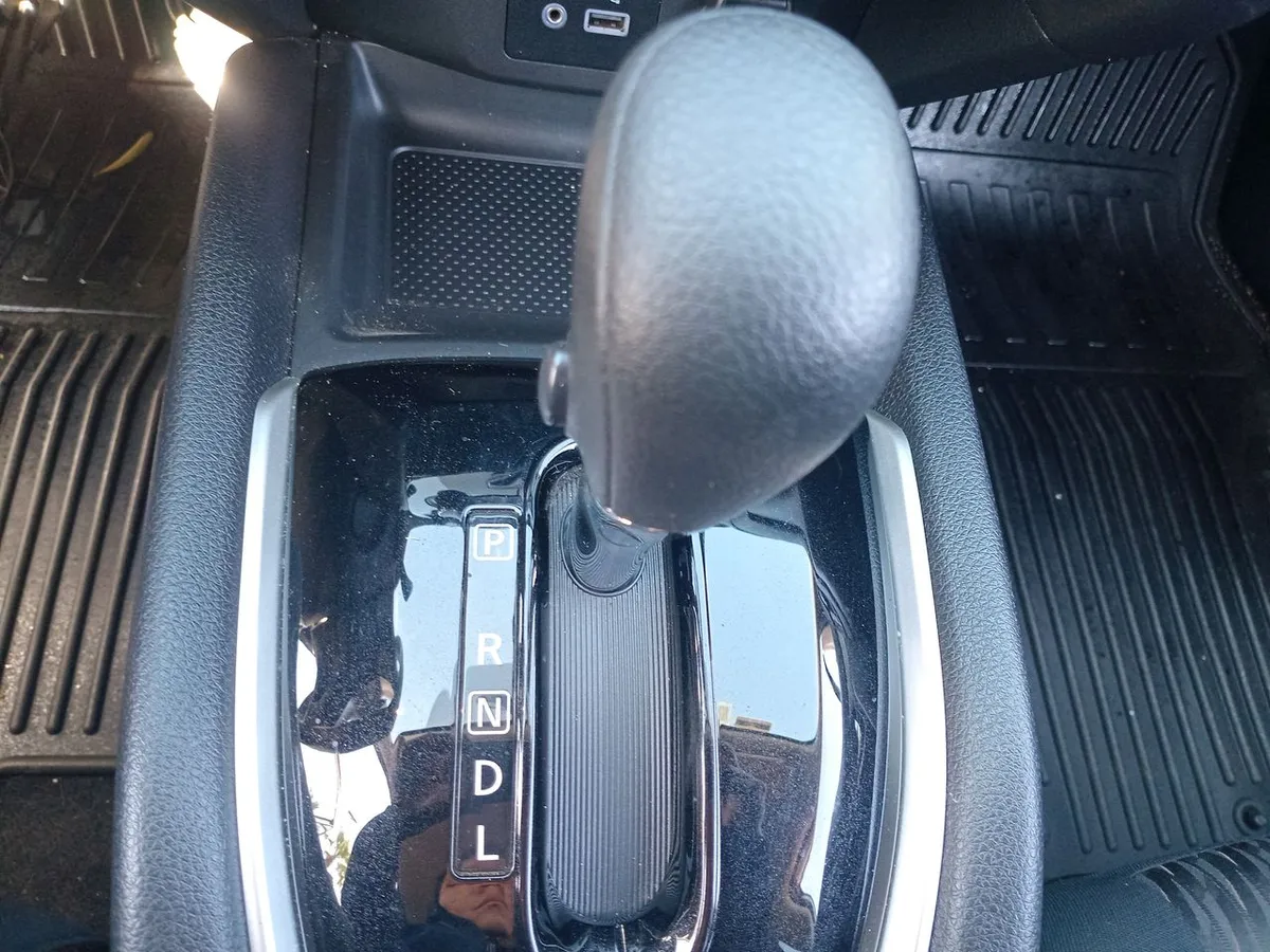 Nissan X-Trail 2.5 Sense Mc 4x2 Cvt At 5p año 2023