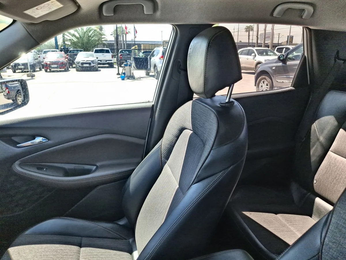 Chevrolet Montana 1.2t Ltz S 4x2 At 4p año 2024