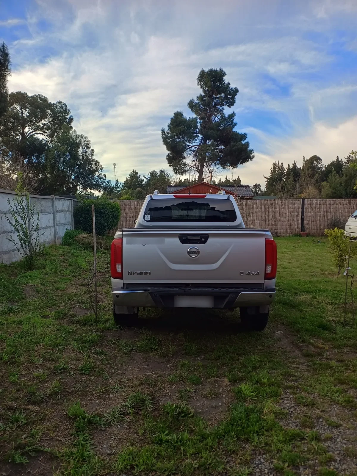 NISSAN NP300 2.3 Dsl Dc Se Mt 4wd año 2017