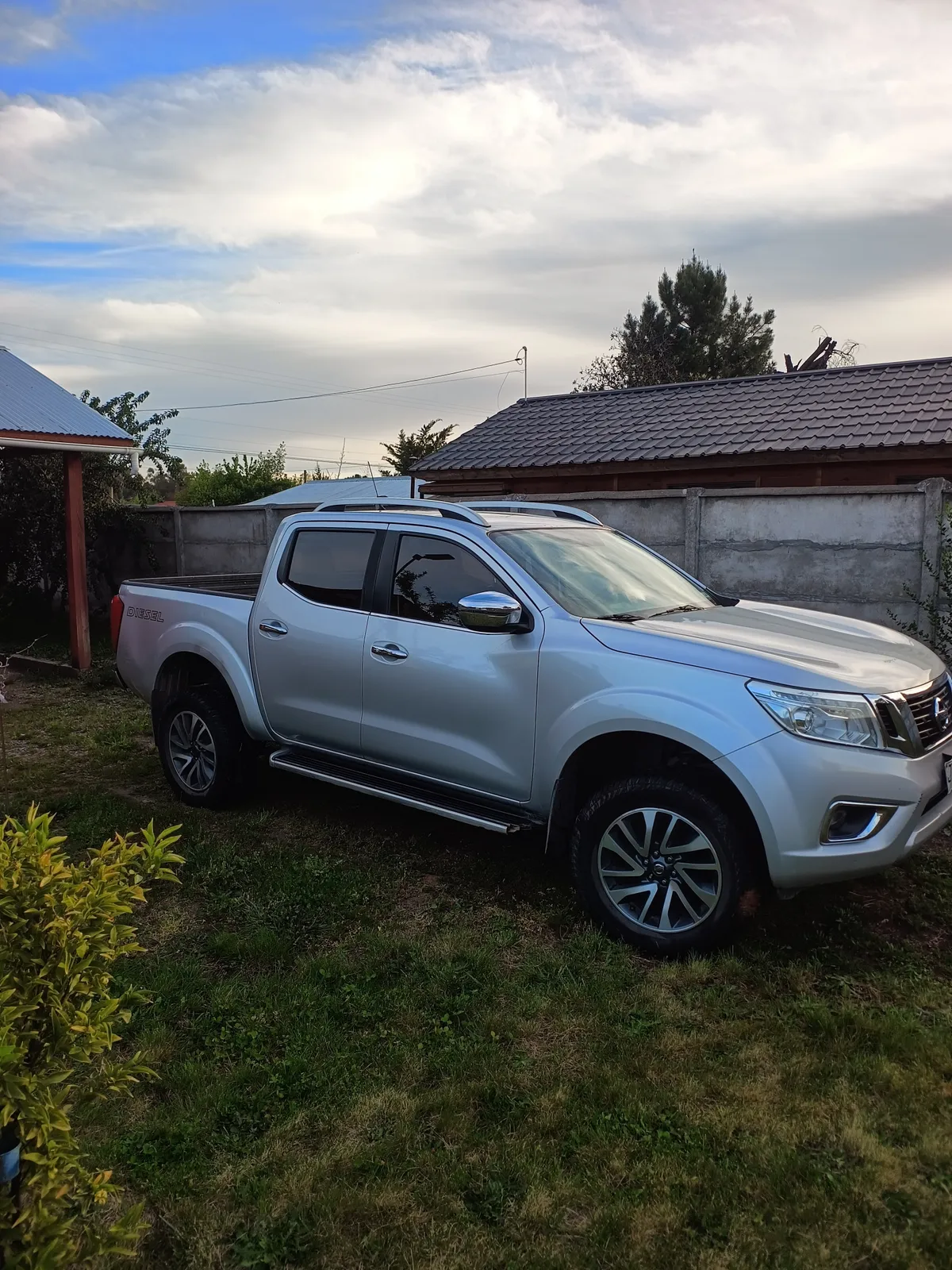 NISSAN NP300 2.3 Dsl Dc Se Mt 4wd año 2017