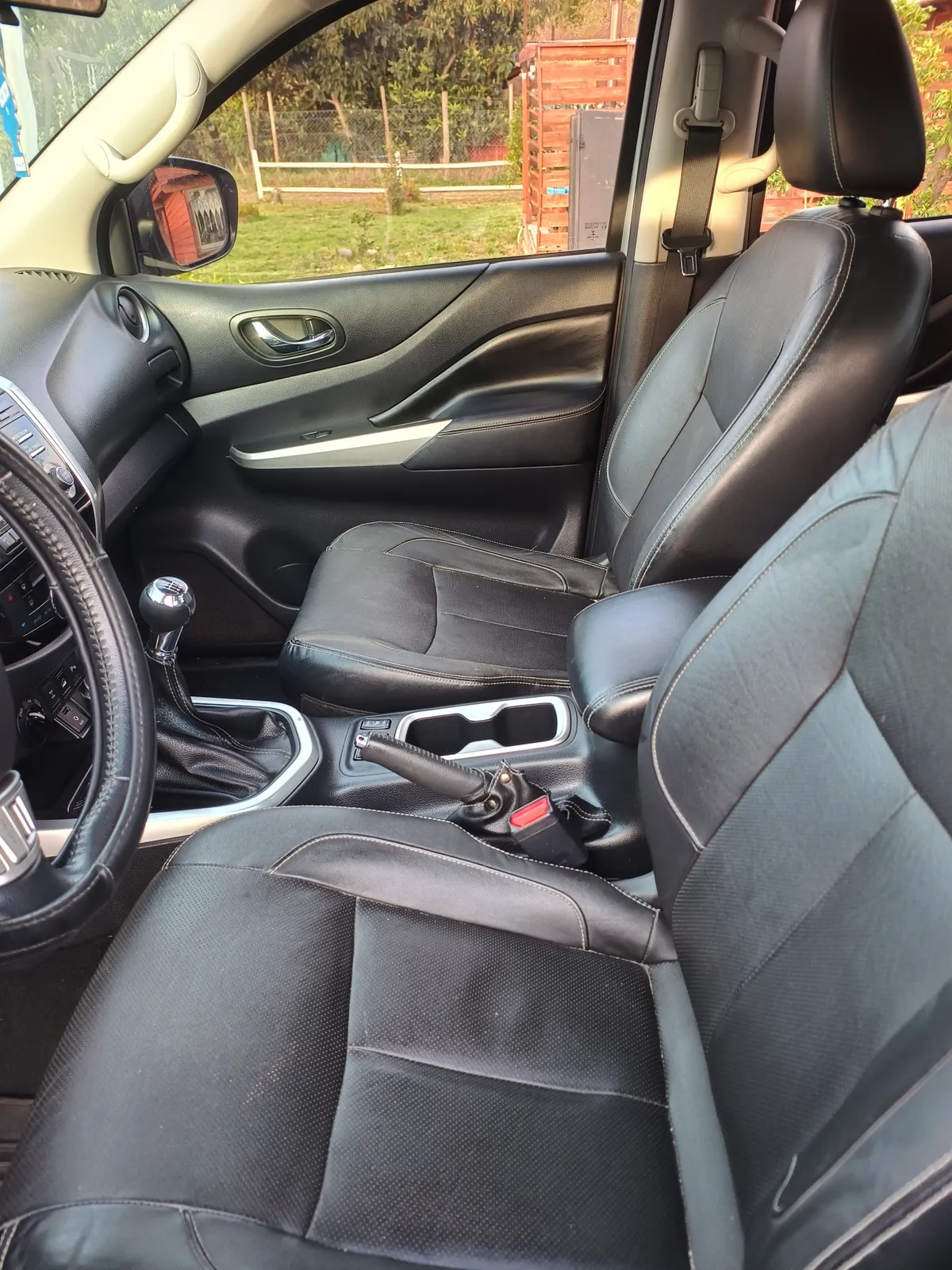 NISSAN NP300 2.3 Dsl Dc Se Mt 4wd año 2017